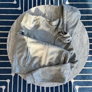FIGS MEN’S ESSENTIAL HOODIE IN HEATHER GREY SIZE LARGE